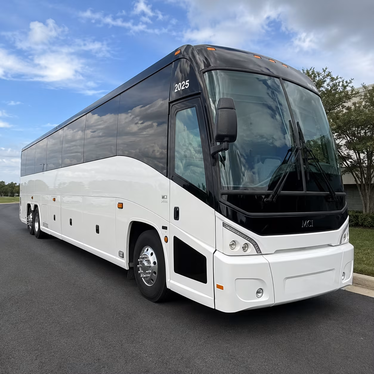 shuttle your team between bonita springs and southwest florida international airport rsw